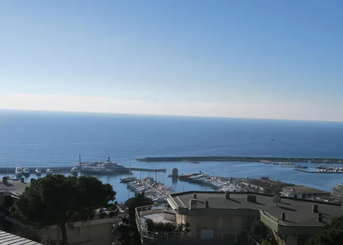 Terrazzavistamare, Piscina, Campodatennis * Sanremo