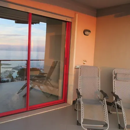 Terrazzavistamare, Piscina, Campodatennis Apartament